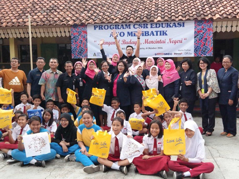Photo-6-Guru-_-Sebagian-Siswa-SDN-011-Kalibata-setelah-acara-selesai