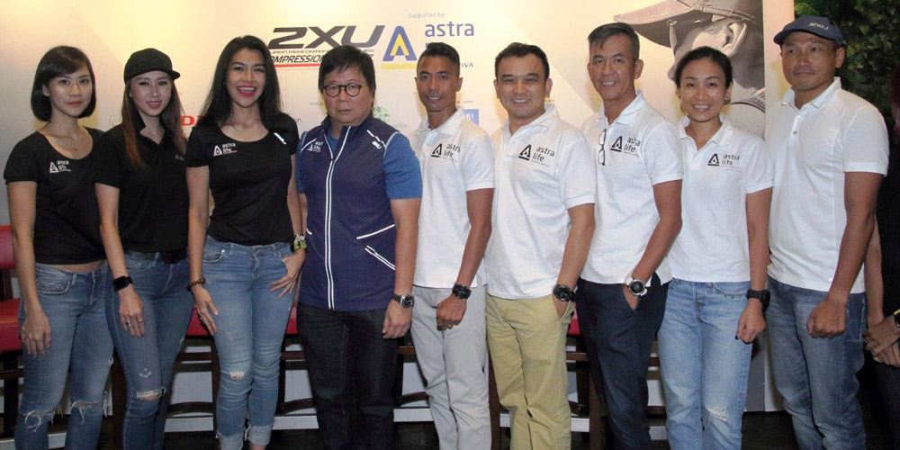 Photo-2---Team-2XU-Indonesia-Triathlon-berfoto-bersama-Auddie-Wiranata-Presdir-Astra-Life