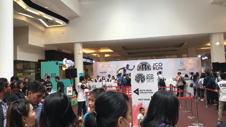 Photo 2 - Suasana Race Pack Collection JCO RUN 2018 Gandaria City 27-29 April 2018