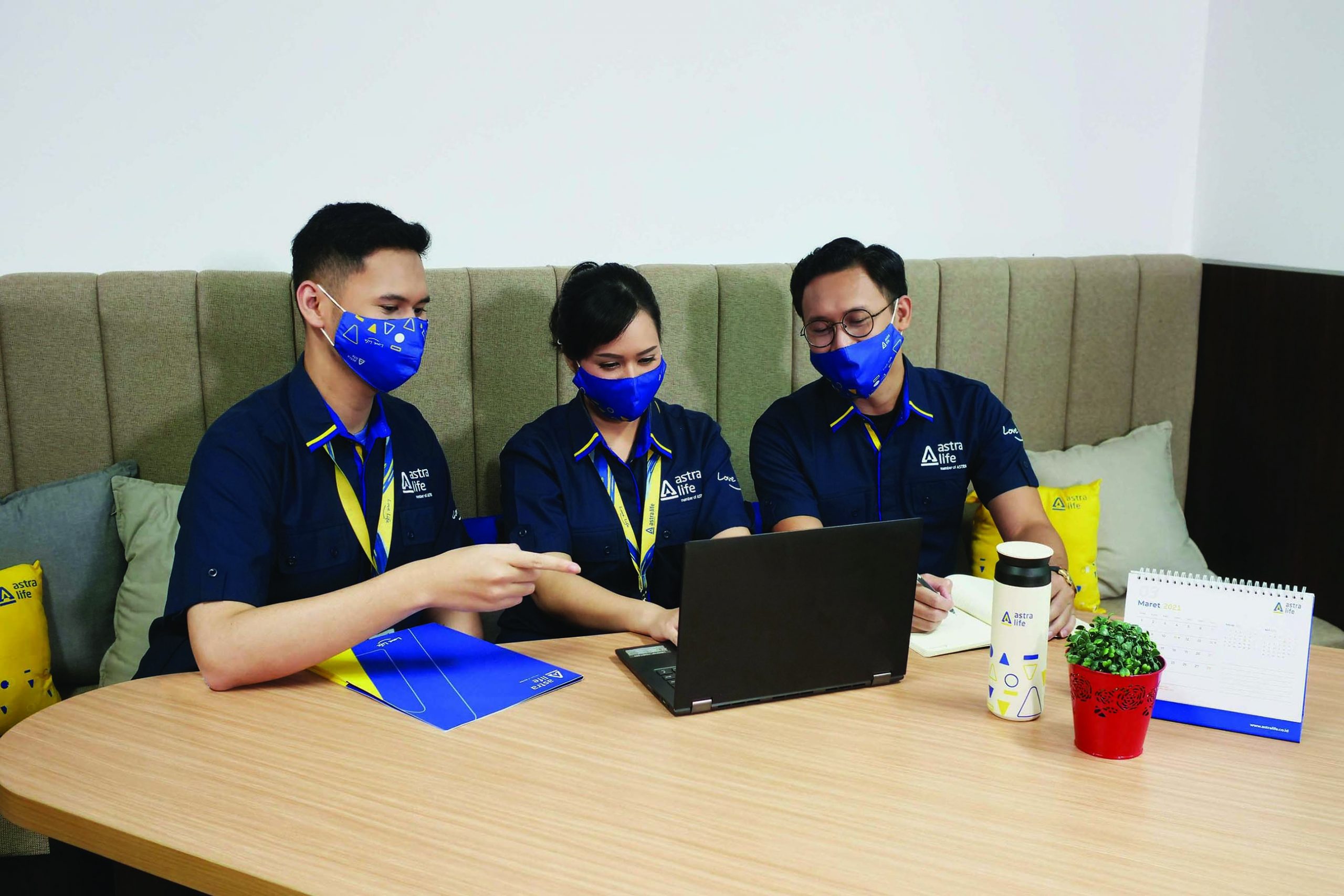 Astra Life_group of employees picture