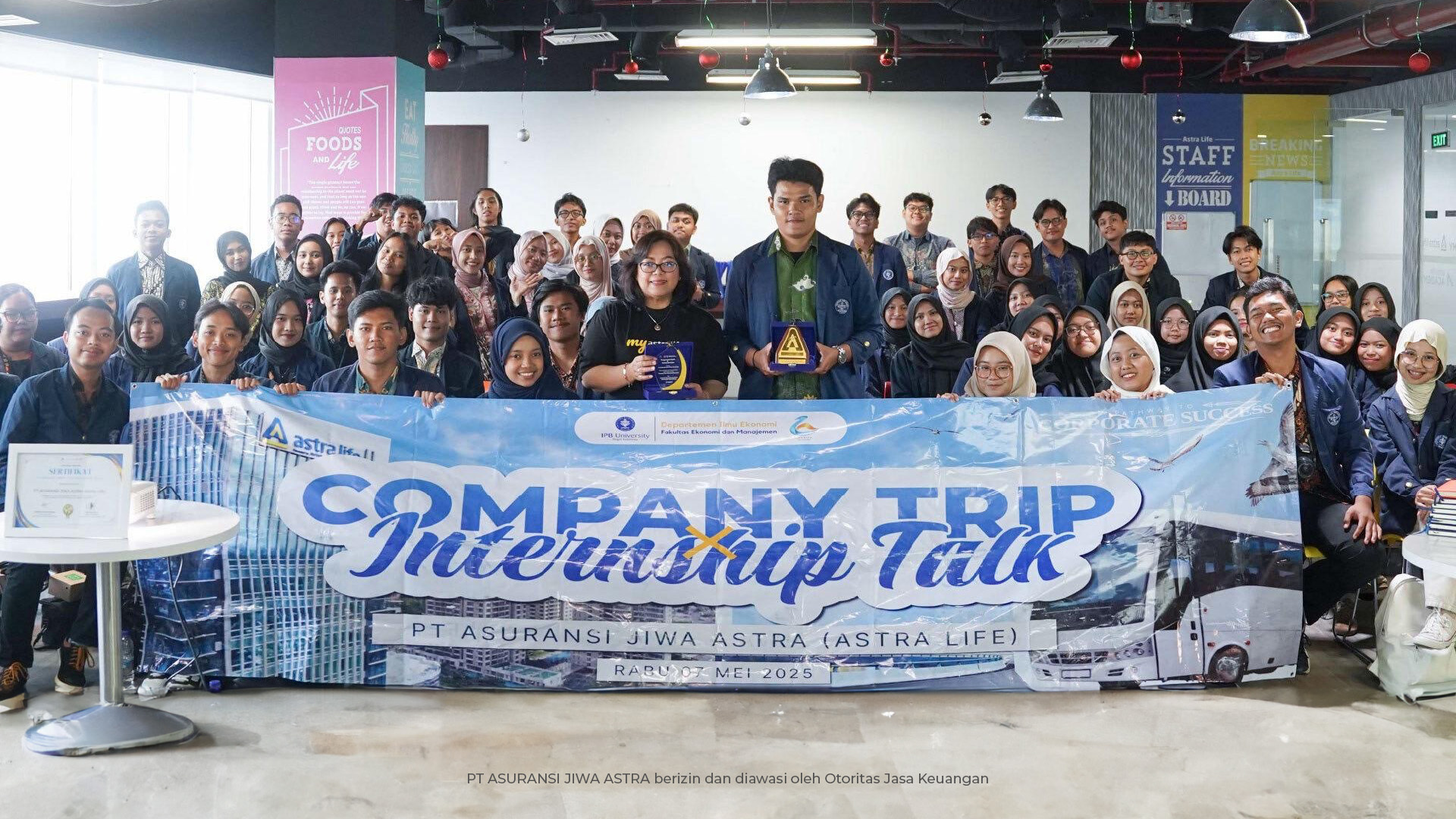 Foto 2_Mahasiswa IPB saat Kunjungan di Kantor Astra Life