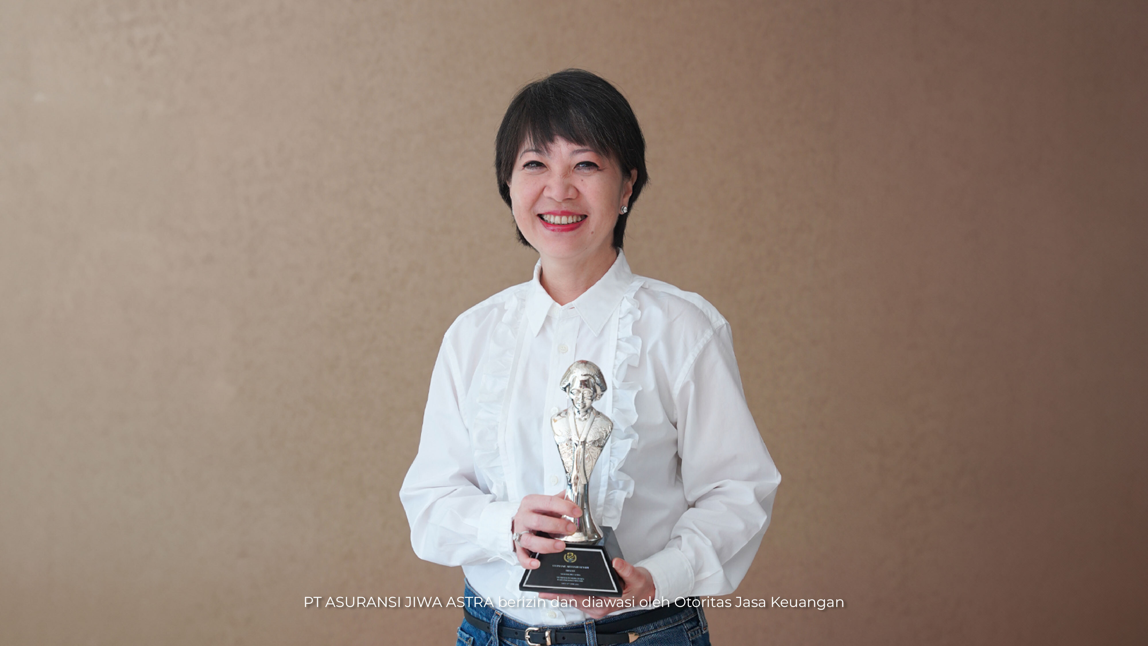 Direktur Teknologi dan Operasional Astra Life, Stephanie Arvianti Gunadi  meraih 500 Most Outstanding Women 2026 versi Majalah Infobank. Penghargaan tersebut merupakan wadah apresiasi yang hangat bagi para pemimpin perempuan yang memiliki peran besar di industri jasa keuangan dan BUMN. 