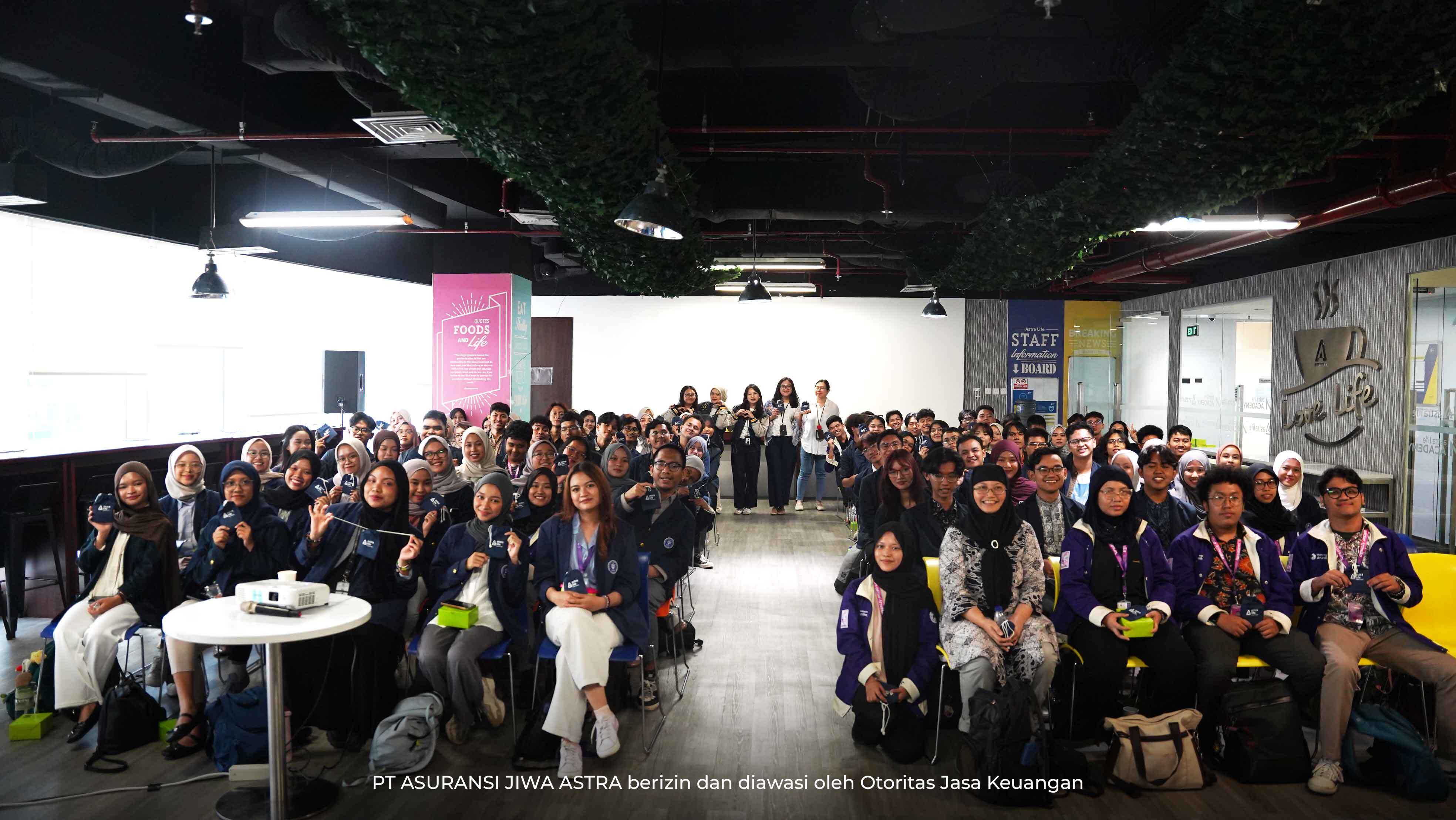 Astra Life menyambut kunjungan 93 mahasiswa Gugus Mahasiswa Matematika (Gumatika) Institut Pertanian Bogor (IPB).